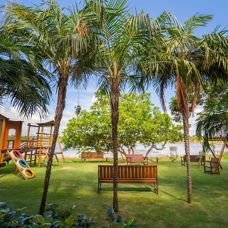 Apto Guarajuba Praia Condominio Porto Smeralda-100 Metros Da Praia 外观 照片