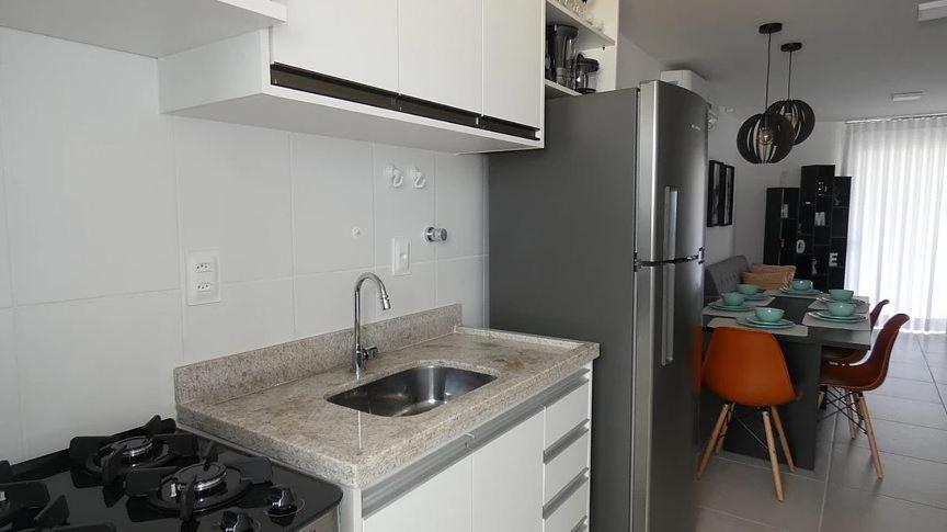Apto Guarajuba Praia Condominio Porto Smeralda-100 Metros Da Praia 外观 照片